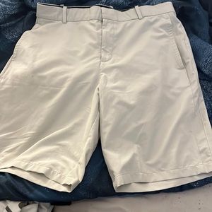 Nikes mens 32 golf khaki shorts. Barely worn and stain free